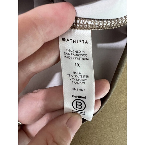 NWT Athleta Shanti Watercolor Stripe Crop Tank 1X Mortar Mushroom Fitted Top - Picture 6 of 8